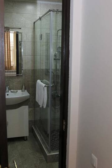 Фотографии Отель Hin Yerevantsi Hotel г. Ереван (Армения) №3 Фото Отель Hin Yerevantsi Hotel г. Ереван 3