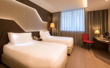 Фотографии Отель DoubleTree by Hilton Yerevan City Centre г. Ереван (Армения) №3 Фото Отель DoubleTree by Hilton Yerevan City Centre г. Ереван 3