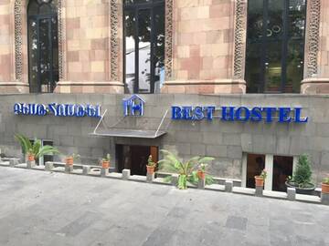 Фотографии Хостелы Best Hostel Republic Square г. Ереван (Армения) №1 Фото Хостелы Best Hostel Republic Square г. Ереван 1