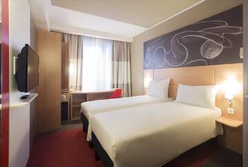 Фотографии Отель ibis Yerevan Center г. Ереван (Армения) №3 Фото Отель ibis Yerevan Center г. Ереван 3