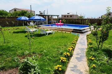 Фотографии Дома для отпуска Blue House Yerevan г. Ереван (Армения) №2 Фото Дома для отпуска Blue House Yerevan г. Ереван 2