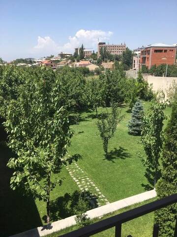 Фотографии Виллы Cozy House In Yerevan City Center г. Ереван (Армения) №5 Фото Виллы Cozy House In Yerevan City Center г. Ереван 5