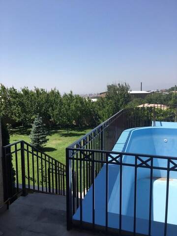 Фотографии Виллы Cozy House In Yerevan City Center г. Ереван (Армения) №2 Фото Виллы Cozy House In Yerevan City Center г. Ереван 2