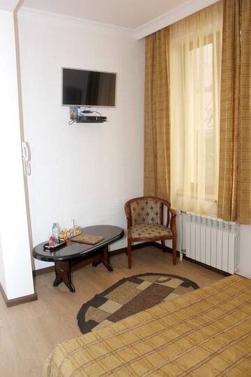 Фото номера Двухместный номер эконом-класса с 1 кроватью Отель Hin Yerevantsi Hotel г. Ереван 7