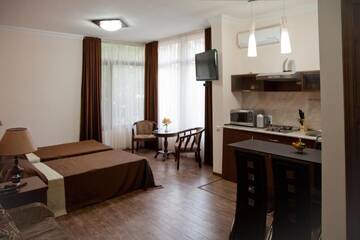 Фото номера Номер-студио (для 2 взрослых) Отель Hin Yerevantsi Hotel г. Ереван 7