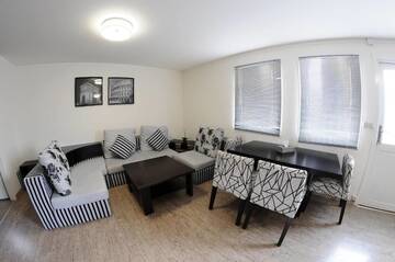 Фото номера Коттедж с террасой Отель Cross Resort Hotel г. Ереван 6