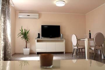 Фото номера Коттедж с террасой Отель Cross Resort Hotel г. Ереван 12