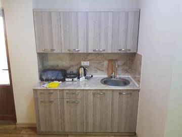 Фото номера Апартаменты с 3 спальнями Отель Cross Resort Hotel г. Ереван 2