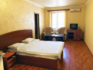 Фото номера Стандартный двухместный номер с 1 кроватью Отель Primer Hotel г. Ереван 2