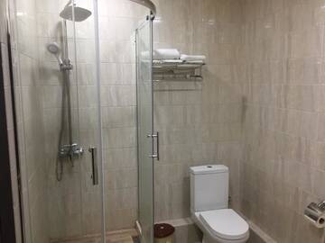 Фото номера Двухместный номер Делюкс с 1 кроватью Отель Primer Hotel г. Ереван 4