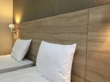 Фото номера Стандартный двухместный номер с 2 отдельными кроватями Отель Primer Hotel г. Ереван 4