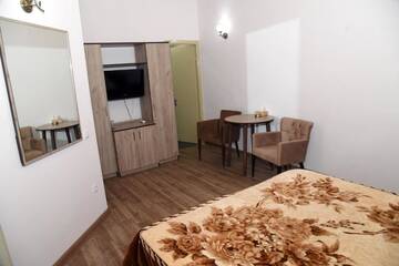 Фото номера Стандартный двухместный номер с 1 кроватью Отель Armenian Village Park Hotel г. Ереван 6