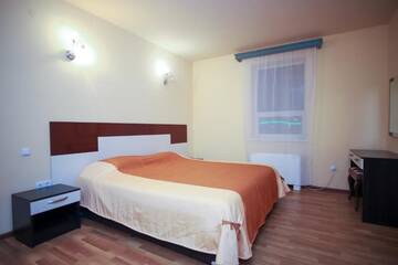 Фото номера Стандартный двухместный номер с 1 кроватью Отель Armenian Village Park Hotel г. Ереван 4