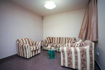 Фото номера Улучшенный двухместный номер с 2 отдельными кроватями Отель Armenian Village Park Hotel г. Ереван 6