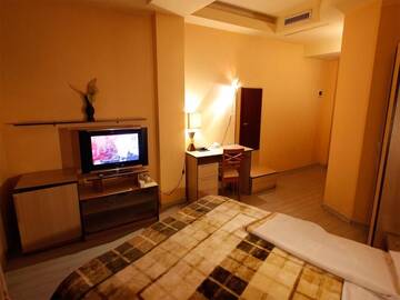 Фото номера Стандартный двухместный номер с 1 кроватью Отель Armenian Village Park Hotel г. Ереван 7