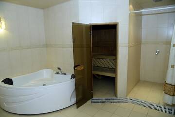 Фото номера Четырехместный номер Делюкс Отель Armenian Village Park Hotel г. Ереван 6