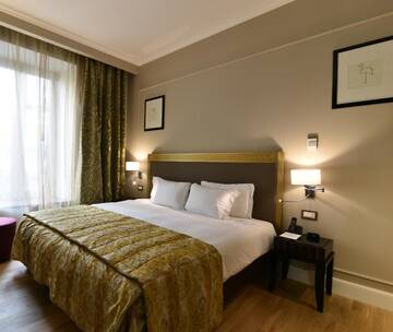 Фото номера Стандартный одноместный номер Отель Grand Hotel Yerevan - Small Luxury Hotels of the World г. Ереван 3