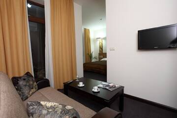 Фото номера Семейный люкс Отель Cascade Hotel г. Ереван 3