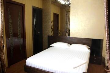 Фото номера Полулюкс Отель Hotel Roma &amp; Tours г. Ереван 3