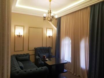 Фото номера Люкс с местом на парковке Отель Hotel Roma &amp; Tours г. Ереван 5