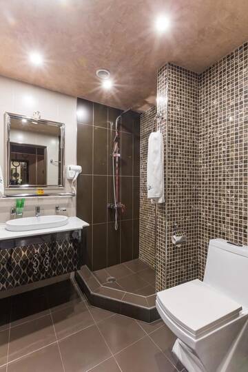 Фото номера Улучшенный люкс Отель Green Palace Hotel г. Ереван 2