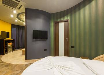 Фото номера Улучшенный люкс Отель Green Palace Hotel г. Ереван 7
