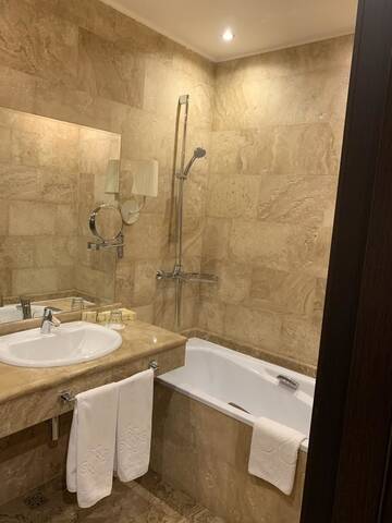 Фото номера Стандартный одноместный номер Отель Hotel National г. Ереван 5