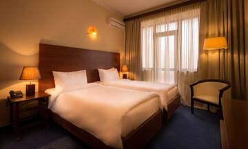 Фото номера Двухместный номер с 2 отдельными кроватями Отель 14 Floor Hotel г. Ереван 3