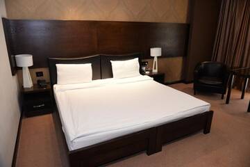 Фото номера Стандартный двухместный номер с 1 кроватью Отель Avant Garde Hotel г. Ереван 35