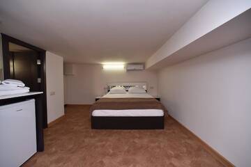 Фото номера Двухместный номер с 1 кроватью Отель Good Hotel Yerevan г. Ереван 28