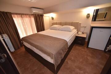Фото номера Двухместный номер с 1 кроватью Отель Good Hotel Yerevan г. Ереван 4