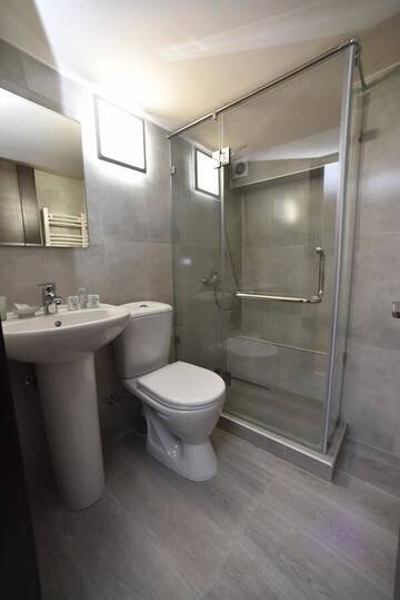 Фото номера Двухместный номер с 1 кроватью Отель Good Hotel Yerevan г. Ереван 8