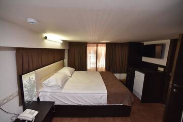 Фото номера Двухместный номер с 1 кроватью Отель Good Hotel Yerevan г. Ереван 5