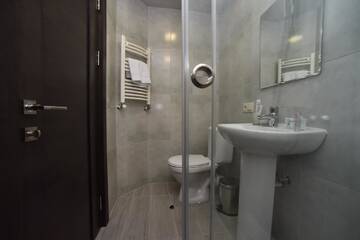 Фото номера Двухместный номер с 1 кроватью Отель Good Hotel Yerevan г. Ереван 23