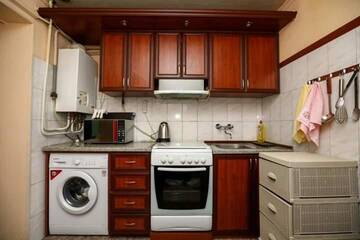 Фото номера Кровать в общем 8-местном номере Хостелы ETNA hostel г. Ереван 9