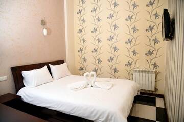 Фото номера Люкс с 2 спальнями Отель Royal Plus Hotel г. Ереван 8