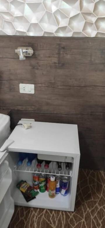 Фото номера Стандартный двухместный номер с 1 кроватью Отель Gardens Yerevan Hotel г. Ереван 8