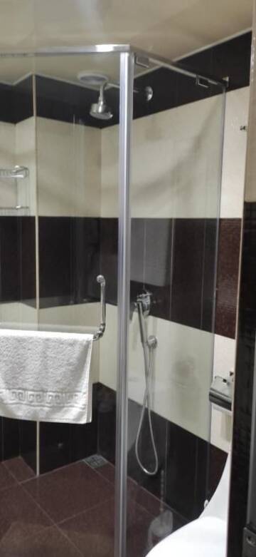 Фото номера Стандартный двухместный номер с 1 кроватью Отель Gardens Yerevan Hotel г. Ереван 9