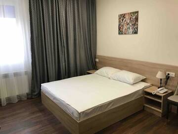 Фото номера Стандартный двухместный номер с 1 кроватью Отель NAVA HOTEL г. Ереван 2