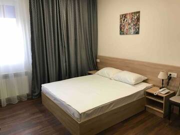 Фото номера Стандартный двухместный номер с 1 кроватью Отель NAVA HOTEL г. Ереван 7