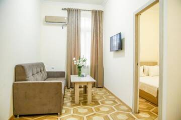 Фото номера Семейный полулюкс Отель Alba Hotel Yerevan г. Ереван 7