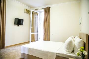 Фото номера Апартаменты с 1 спальней Отель Alba Hotel Yerevan г. Ереван 11