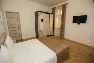 Фото номера Семейный полулюкс Отель Alba Hotel Yerevan г. Ереван 20