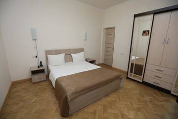 Фото номера Семейный полулюкс Отель Alba Hotel Yerevan г. Ереван 22