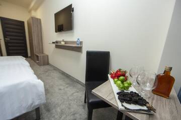 Фото номера Стандартный двухместный номер с 1 кроватью Отель Unique hotel г. Ереван 8