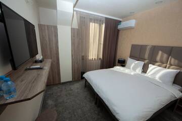 Фото номера Стандартный двухместный номер с 1 кроватью Отель Unique hotel г. Ереван 25