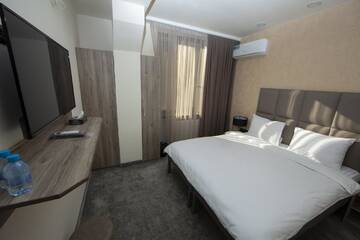 Фото номера Стандартный двухместный номер с 1 кроватью Отель Unique hotel г. Ереван 6