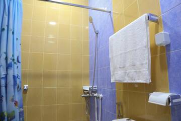 Фото номера Двухместный номер с 1 кроватью и собственной ванной комнатой Отель Lovely Hotel in Centre г. Ереван 5
