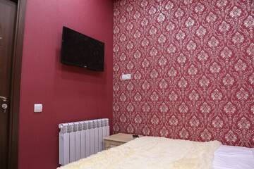 Фото номера Двухместный номер с 1 кроватью и собственной ванной комнатой Отель Lovely Hotel in Centre г. Ереван 7