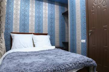 Фото номера Двухместный номер с 1 кроватью и собственной ванной комнатой Отель Lovely Hotel in Centre г. Ереван 4